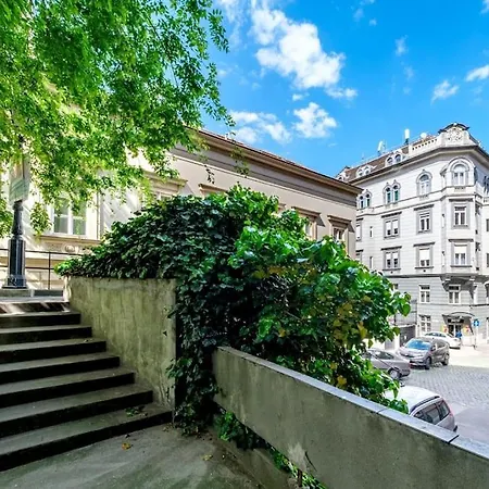 Chain Bridge Studio Appartamento Budapest
